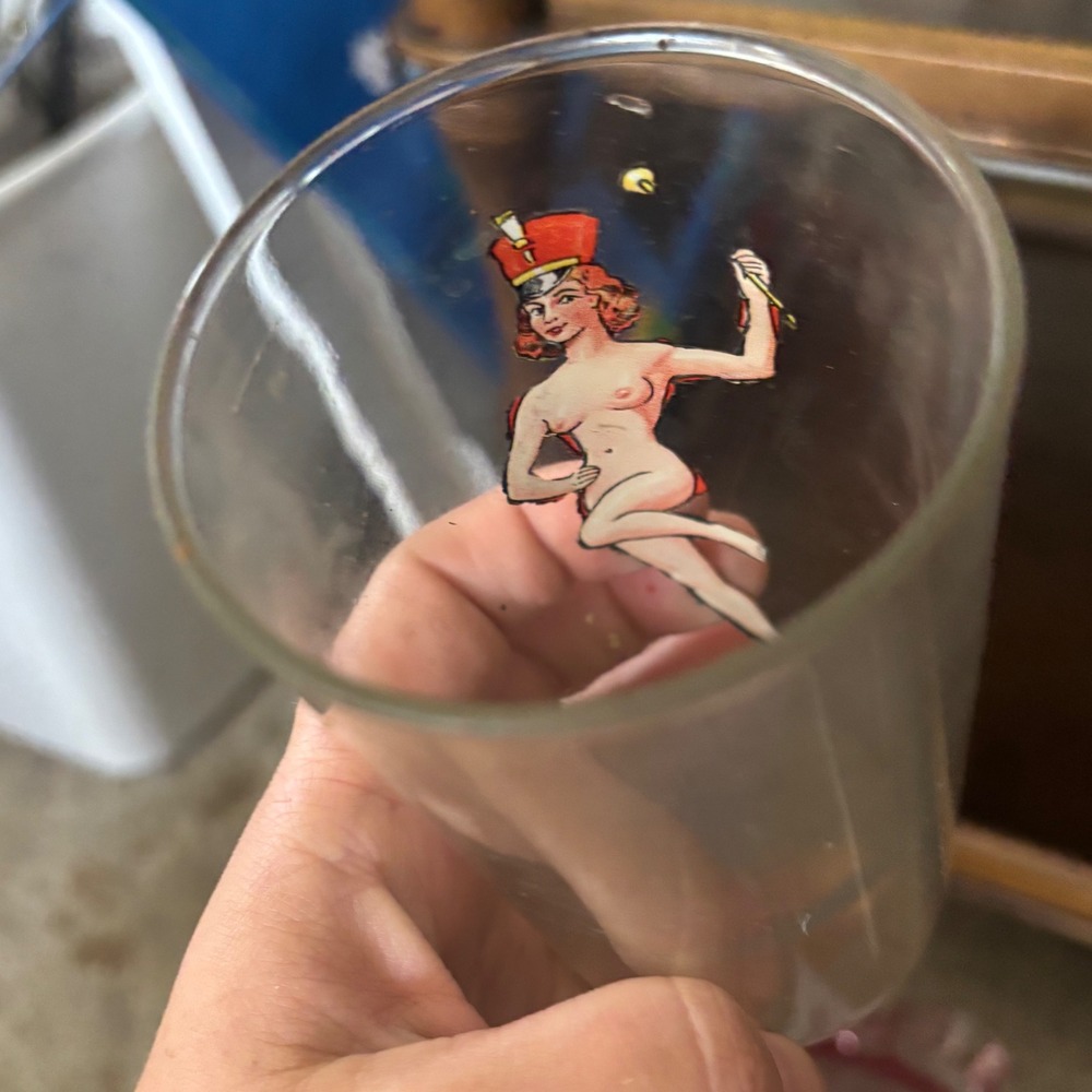 Mid Century 40's Pinup Girl Peek-A-Boo Nude Risque Novelty Cocktail Glasses Gift - Picture 5 of 6
